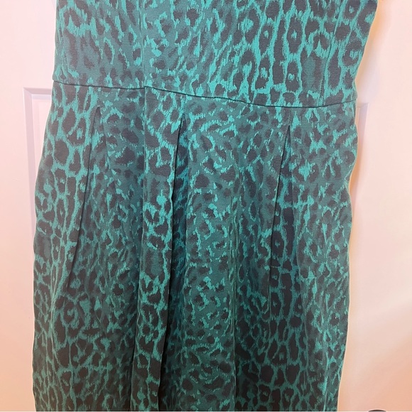 C Wonder Women’s Midi Emerald Green Leopard Dress With Pockets Pleats Size M - Picture 2 of 9